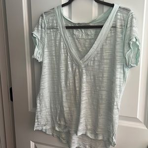 Free people distressed tee!!